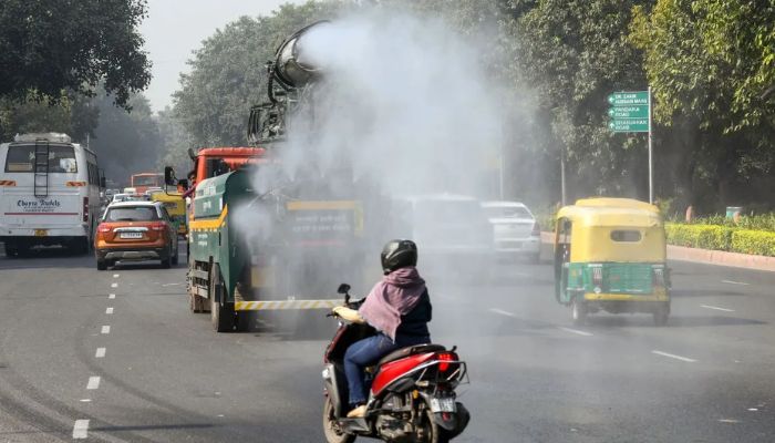 नए साल पर ही दिल्ली में ठंड के कारण AQI लेवल फिर हुआ खतरे के लेवल से क्रॉस, तापमान में आई बेहद गिरावट