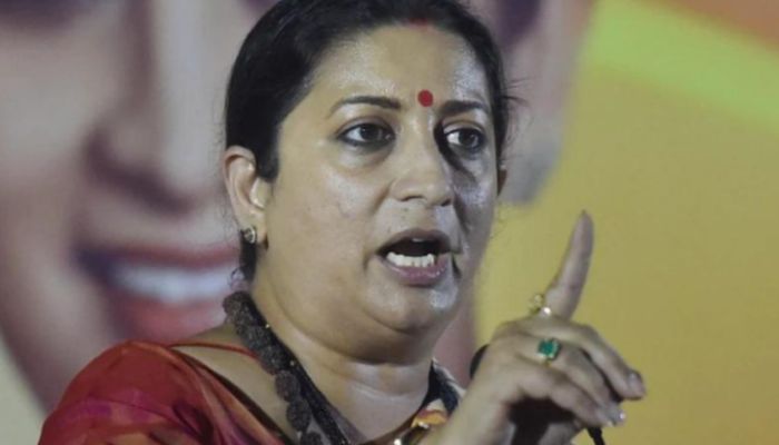 Smriti Irani: कश्मीर से दहाड़ीं स्मृति ईरानी ! अब्दुल्ला-मुफ्ती के पसीने छूटे !